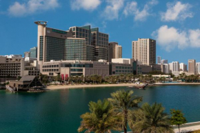 Отель Beach Rotana – All Suites  Абу-Даби